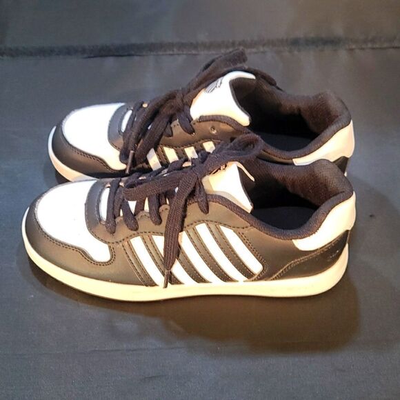 BRAND NEW K-SWISS KID UNISEX BLACK & WHITE COURT PALISADES SNEAKERS - Picture 5 of 16